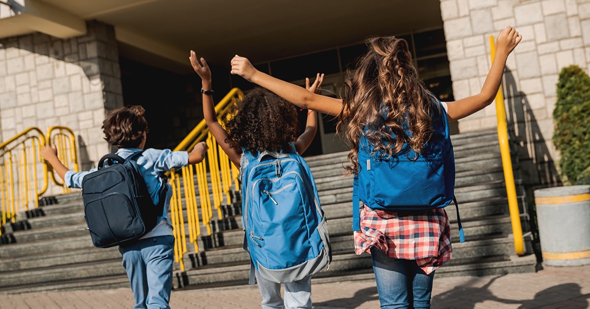 back-to-school-2025-tsantes-kasetines-01