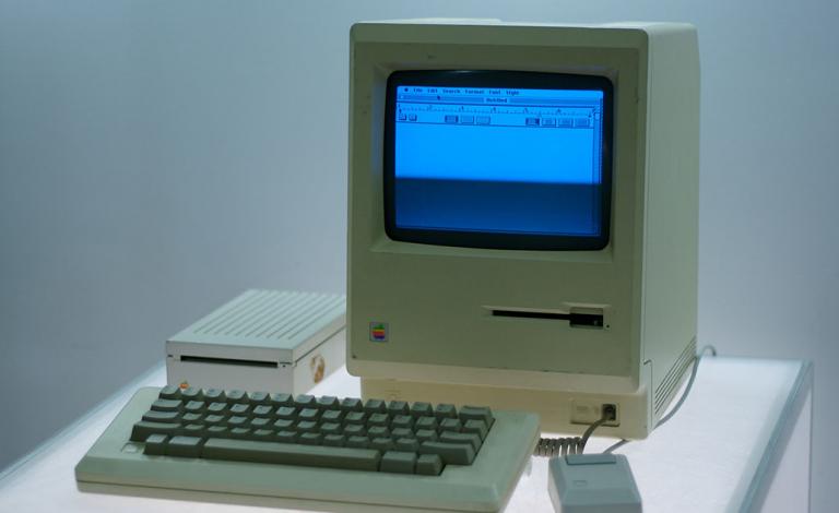 Σαν σήμερα/ Το Macintosh κυκλοφορεί για πρώτη φορά