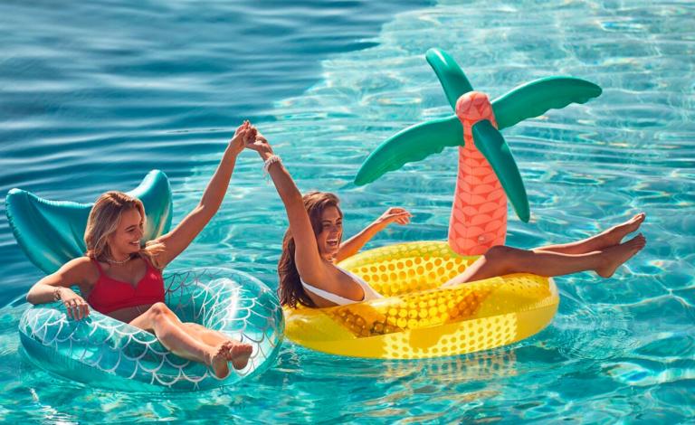 Καλοκαίρι με SunnyLife: Διαλέγουμε φουσκωτά για πισίνες και ακρογιαλιές!