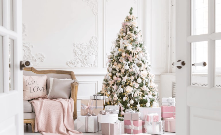 Χρήσιμες συμβουλές για να στολίσεις το πιο όμορφο Χριστουγεννιάτικο δέντρο