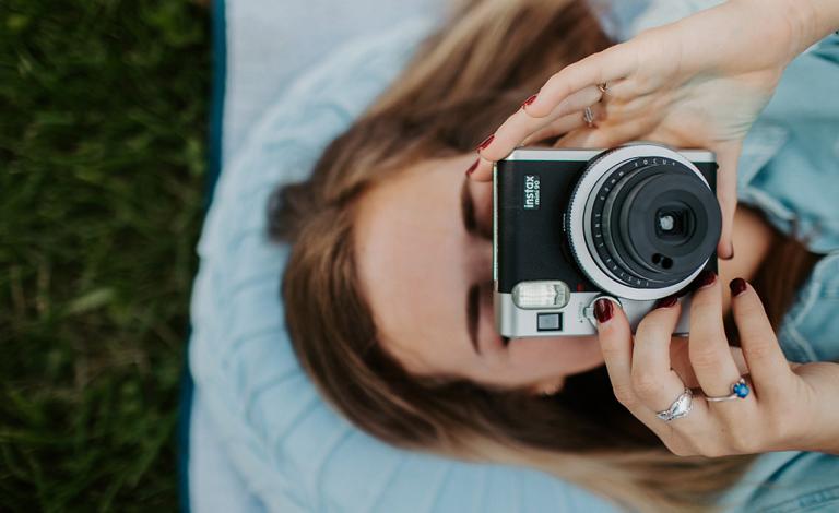 Πώς θα τραβήξεις τέλειες φωτογραφίες με την instant camera σου!