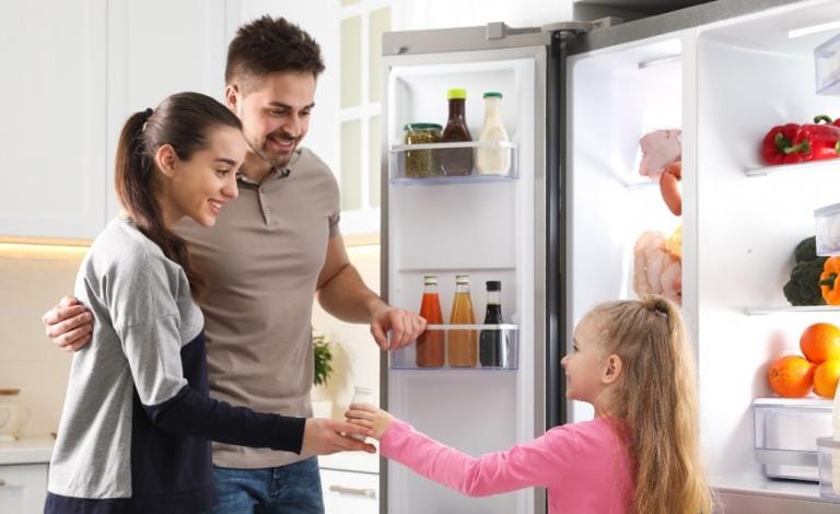 Winter Sales 2023: Βρες τα κορυφαία ψυγεία-ντουλάπες σε έκπτωση!