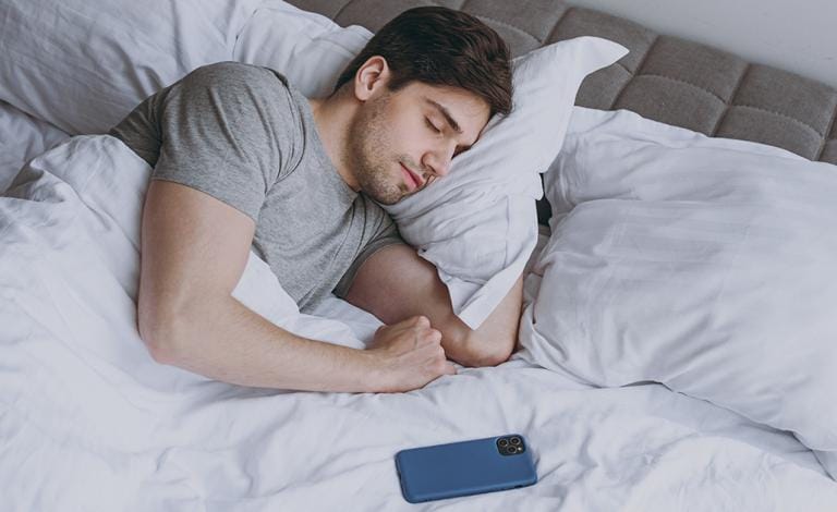 Πώς το κινητό σου μπορεί να σε βοηθήσει να κοιμηθείς καλύτερα