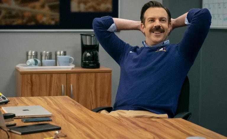 Ted Lasso: 7 λόγοι που τον αγαπάμε + το top κουίζ για TV μπαμπάδες!