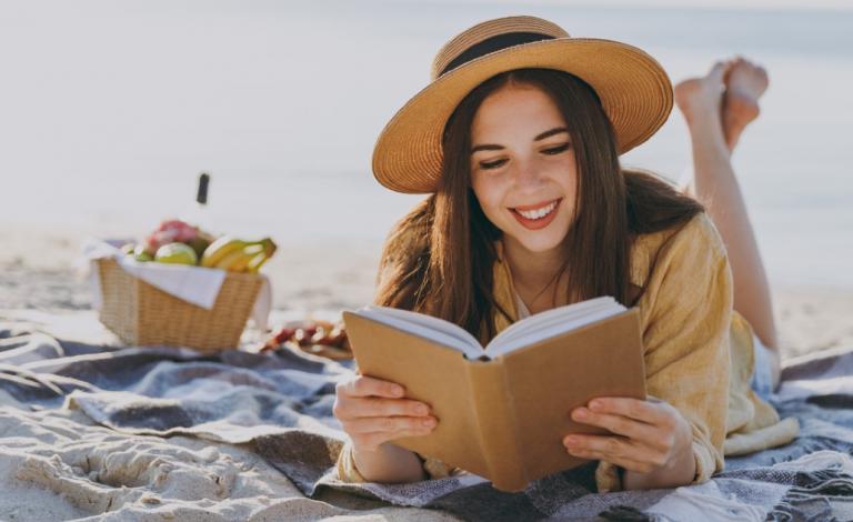 Πόσα βιβλία θα πάρεις μαζί σου στις διακοπές; Κάνε το quiz!