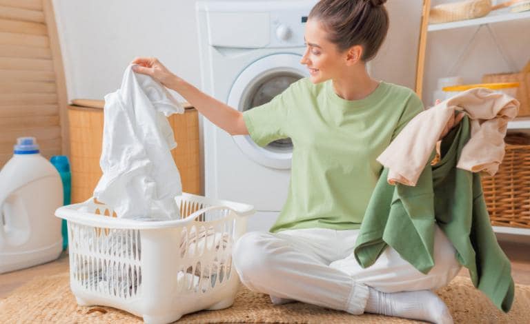 Χρειάζεται όντως να ξεχωρίζεις τα ρούχα πριν τα βάλεις στο πλυντήριο;