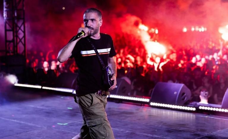 Λεξ: Ο καλλιτέχνης που έφερε το rap στα στάδια!