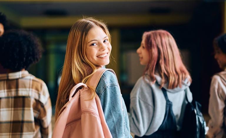 Mindset Glow Up: Πώς να ξεκινήσεις με νέα ψυχολογία τη σχολική χρονιά