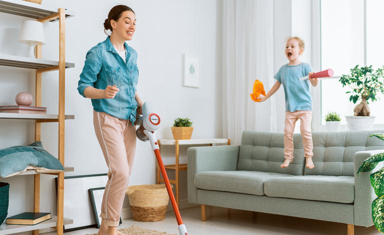 Σκούπες stick & robot: Ποια ταιριάζει στις ανάγκες σου;