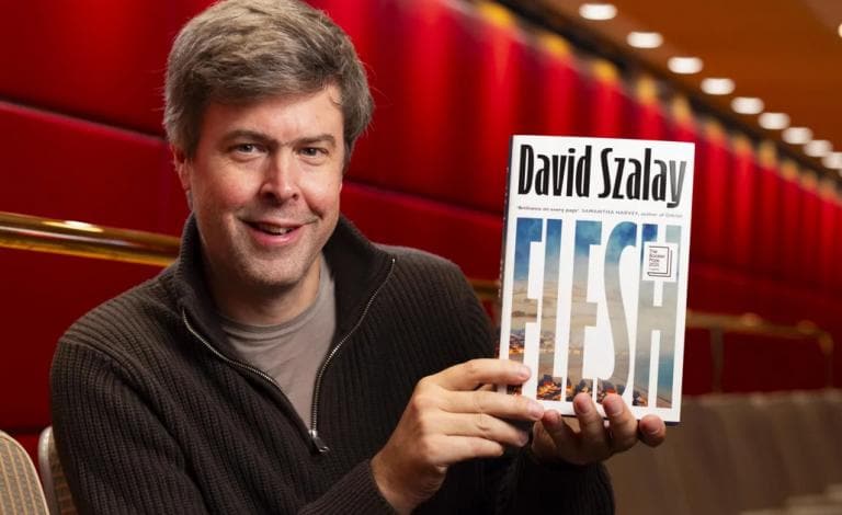 Booker Prize 2025: Νικητής ο David Szalay με το Flesh