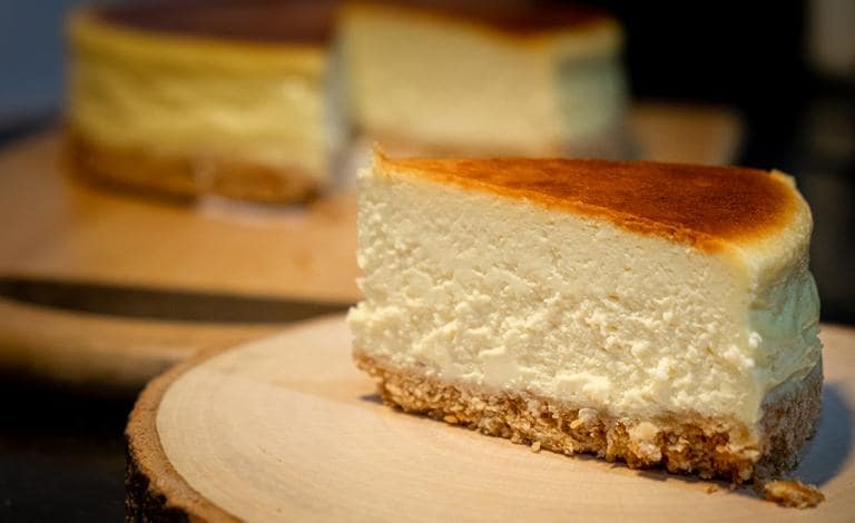 Cheesecake μελομακάρονο: Πώς να φτιάξεις το απόλυτο γιορτινό γλυκό 
