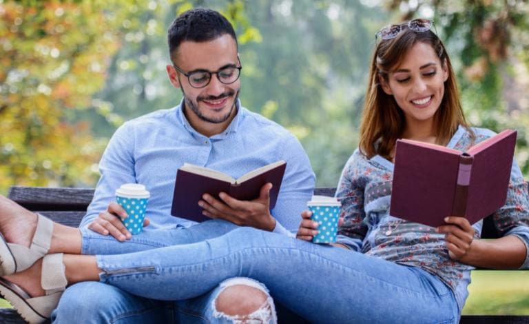 Βγες... ραντεβού και ανακάλυψε το επόμενο βιβλίο σου, όλα σε ένα κουίζ!