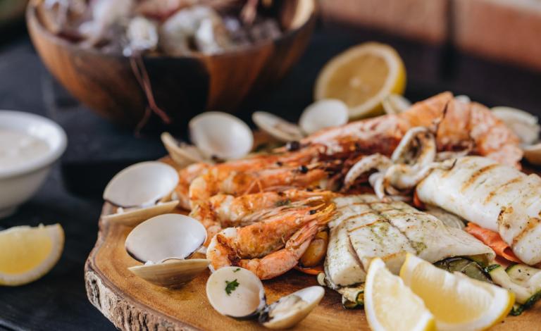 Καθαρά Δευτέρα: Tips για το «σωστό» ψήσιμο των θαλασσινών σου