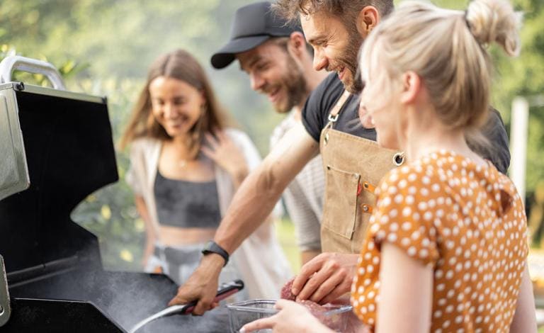 Πώς θα ψήσεις «σοφά» και με ασφάλεια την Τσικνοπέμπτη
