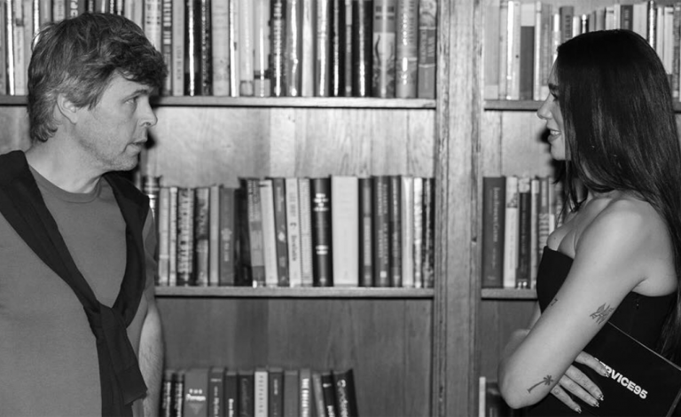 Flesh: Το βιβλίο που όλοι έχουν λατρέψει, ακόμα και η Dua Lipa