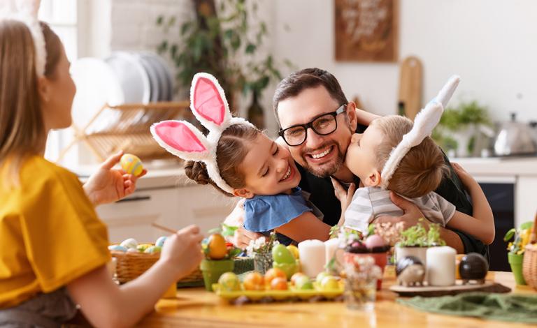 Όποιος ήρωας κι αν είσαι το Πάσχα, ο σοκολατένιος λαγός έχει τη λύση 