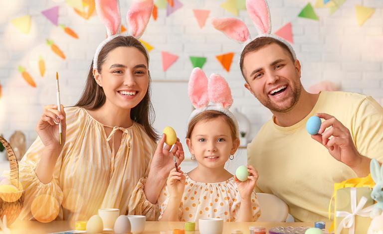 Πασχαλινές στιγμές με τα παιδιά μέσα από έθιμα που λατρεύουν όλοι