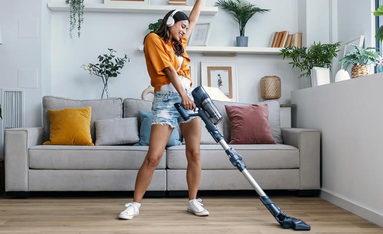 Το ήξερες ότι η ηλεκτρική σκούπα μπορεί να σφουγγαρίσει κιόλας;