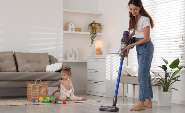 Το ήξερες ότι η ηλεκτρική σκούπα μπορεί να σφουγγαρίσει κιόλας;