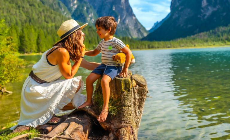 Γιορτή της Μητέρας: Βιβλία για το θαυμαστό ταξίδι της γονεϊκότητας!