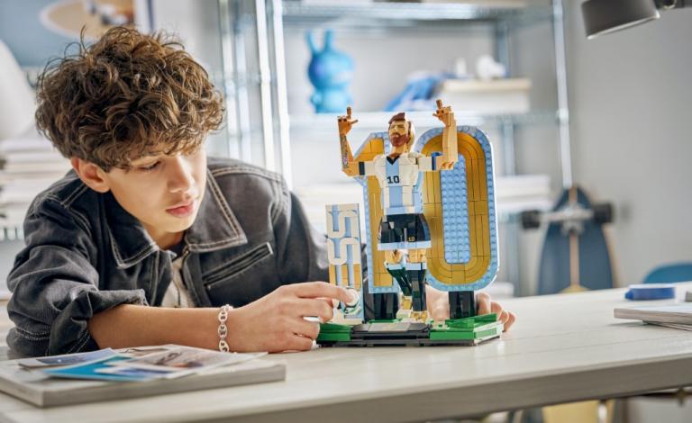 Μπαίνουμε σε κλίμα Παγκοσμίου Κυπέλλου με βιβλία και παιχνίδια