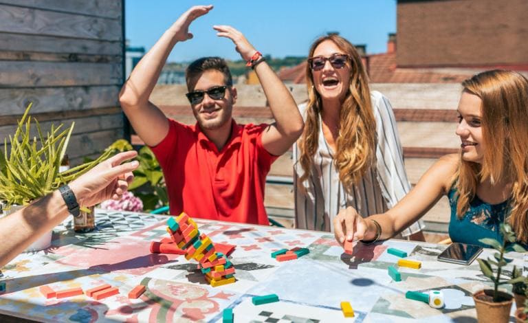 Κεφάλαιο Πάσχα: Και οι μεγάλοι θέλουν τα δώρα τους!