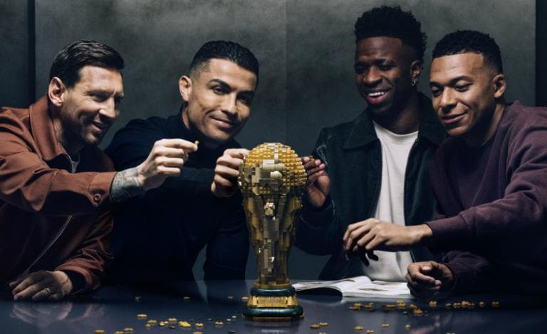 Pop Culture Weekly: Τότε που o Ronaldo και o Messi έπαιζαν με τουβλάκια LEGO και ο Drake έπαιζε με τουβλάκια πάγου