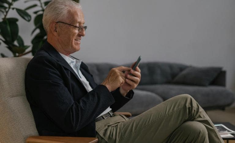 Smartphone δίχως ηλικία: Tips για να απλοποιήσεις τον χειρισμό