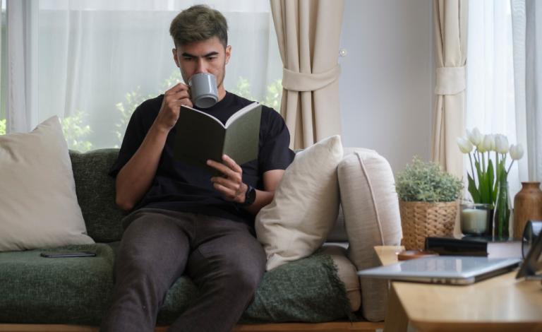 Slow reading: Βιβλία για να ρίξεις τους ρυθμούς στοχαζόμενος!