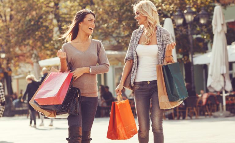 Summer sales: Αναζητώντας τα deals που κάνουν φέτος τη διαφορά