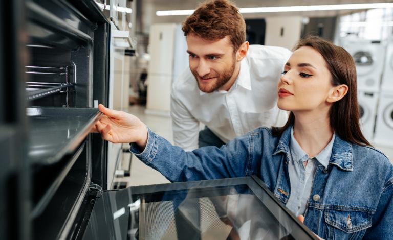 Summer sales: Αναζητώντας τα deals που κάνουν φέτος τη διαφορά
