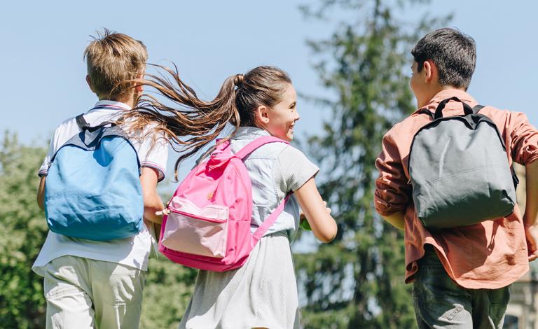 Back to school: Tips επιλογής σχολικής τσάντας για να είσαι ΕΝΤΑΞΕΙ