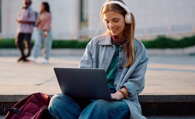 Laptop για φοιτητές: Πώς θα φτιάξεις το πιο ολοκληρωμένο setup του 2026