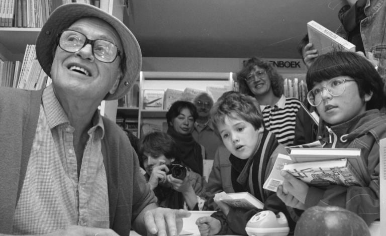 Ποιος είναι τελικά ο Roald Dahl που έχει και δική του παγκόσμια ημέρα;