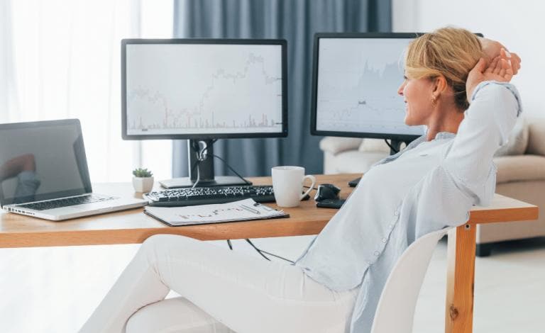 Dual monitor setup: Το νέο standard που ξεκλειδώνει την παραγωγικότητά σου!