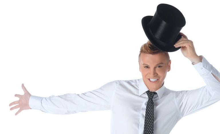 Τάκης Ζαχαράτος: Τι δώρα επέλεξε για την οικογένεια & τους φίλους;