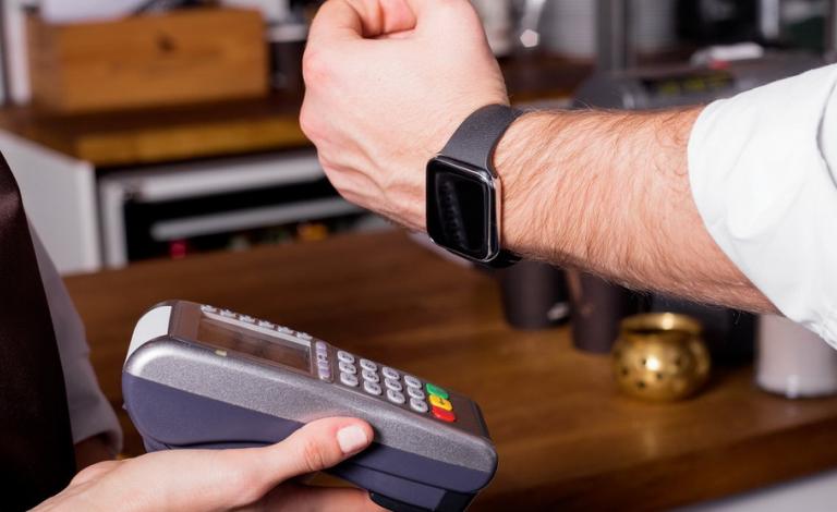 Από το πλαστικό, στο ηλεκτρονικό χρήμα