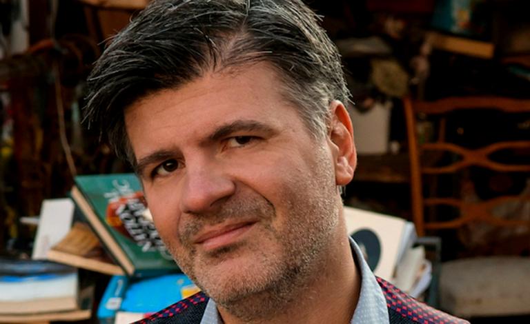 "Πες μου τ' όνομά σου": το μουσικό βιβλίο του Φοίβου Δεληβοριά