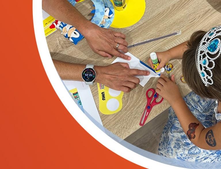 Play Days 2026: Πασχαλινές κατασκευές παρέα με την UHU @Public Smart Park!