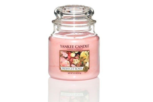 yankee-candle-keri-se-gyalino-bazo-fresh-cut-roses-mesaio-1038356e-1000-0705262