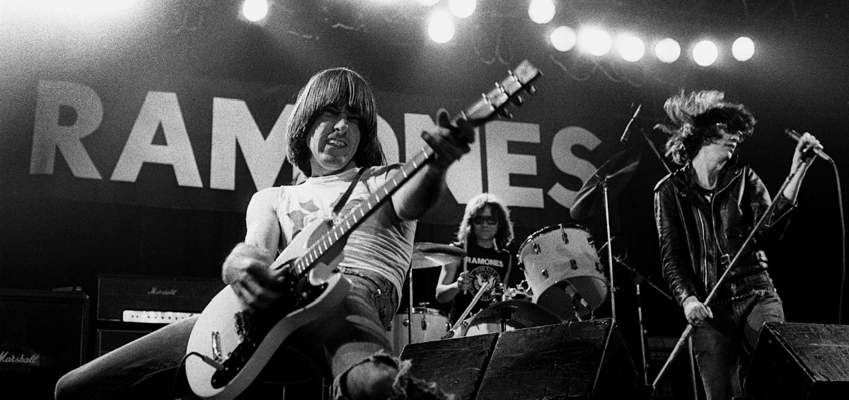 Ramones: O δίσκος-ντεμπούτο που άλλαξε για πάντα τη μουσική Ramones: O δίσκος-ντεμπούτο που άλλαξε για πάντα τη μουσική